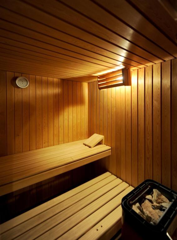 Hotel Krone Lenk Ngoại thất bức ảnh