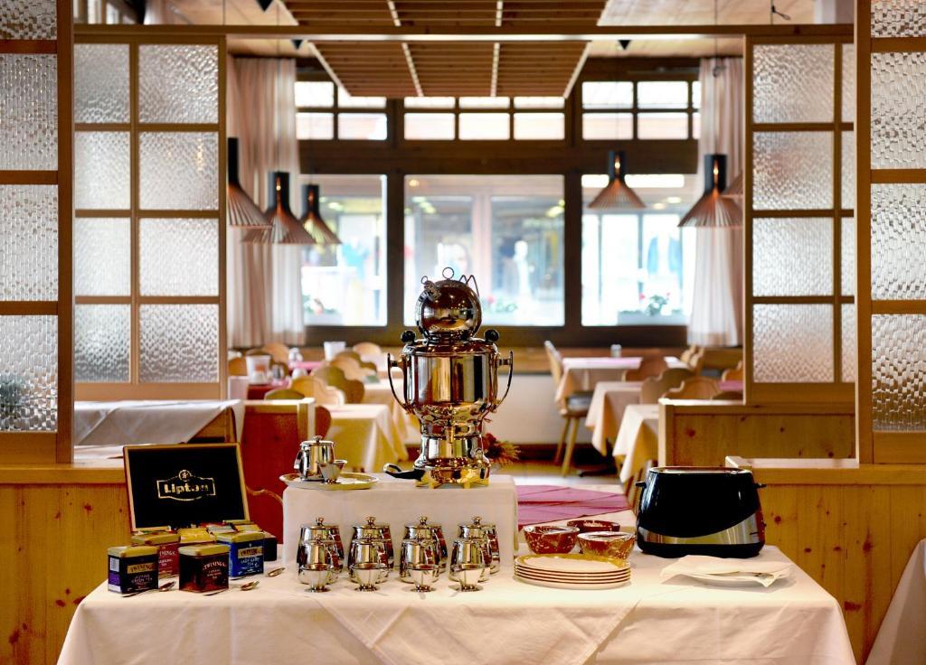 Hotel Krone Lenk Ngoại thất bức ảnh